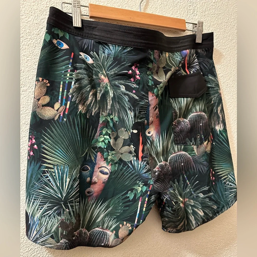 Roark Board Shorts  Men Chiller Jardin Oasis Polyester Blend Size 36